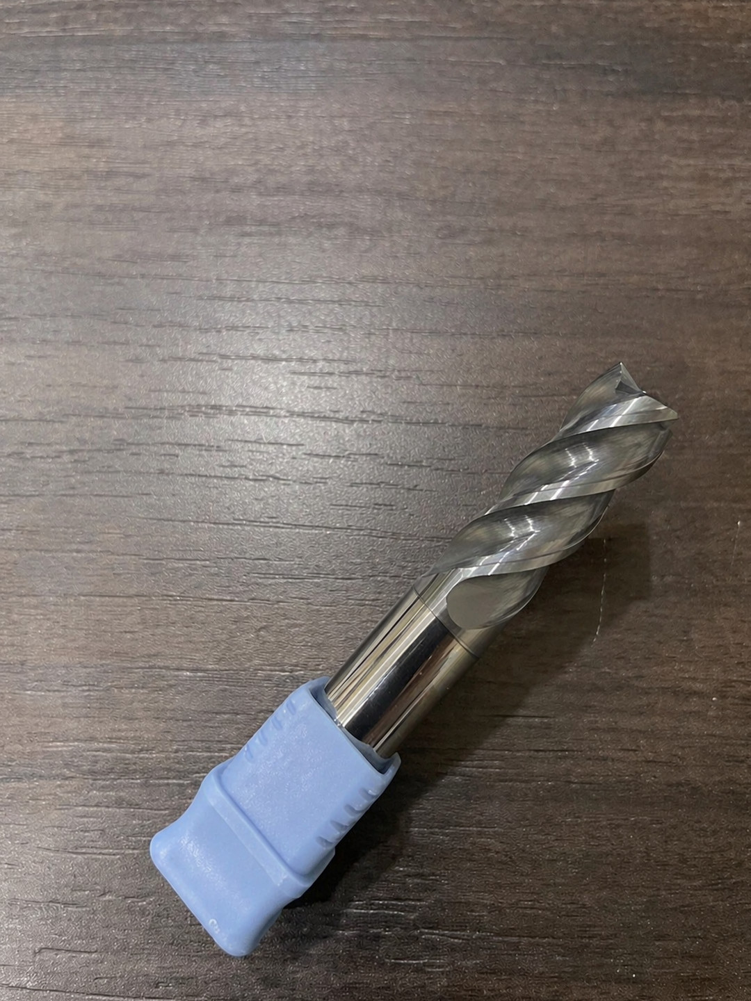 Unequal Pitch Serrated End Mill Solid Carbide Anti Vibration Variable Helix for Heavy Roughing CNC Milling